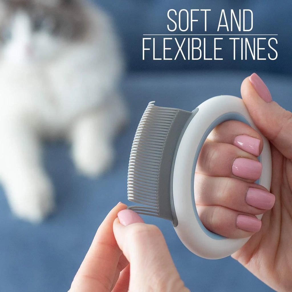 Pet grooming comb in blue, green, or pink with soft teeth for cats and dogs, dimensions 86x81x5mm