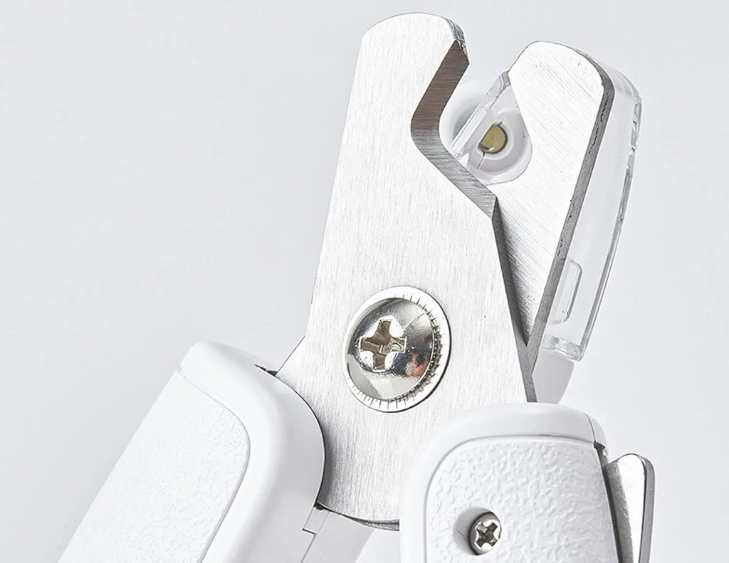 White LED pet nail clippers with transparent baffle and file, 14.8cm long