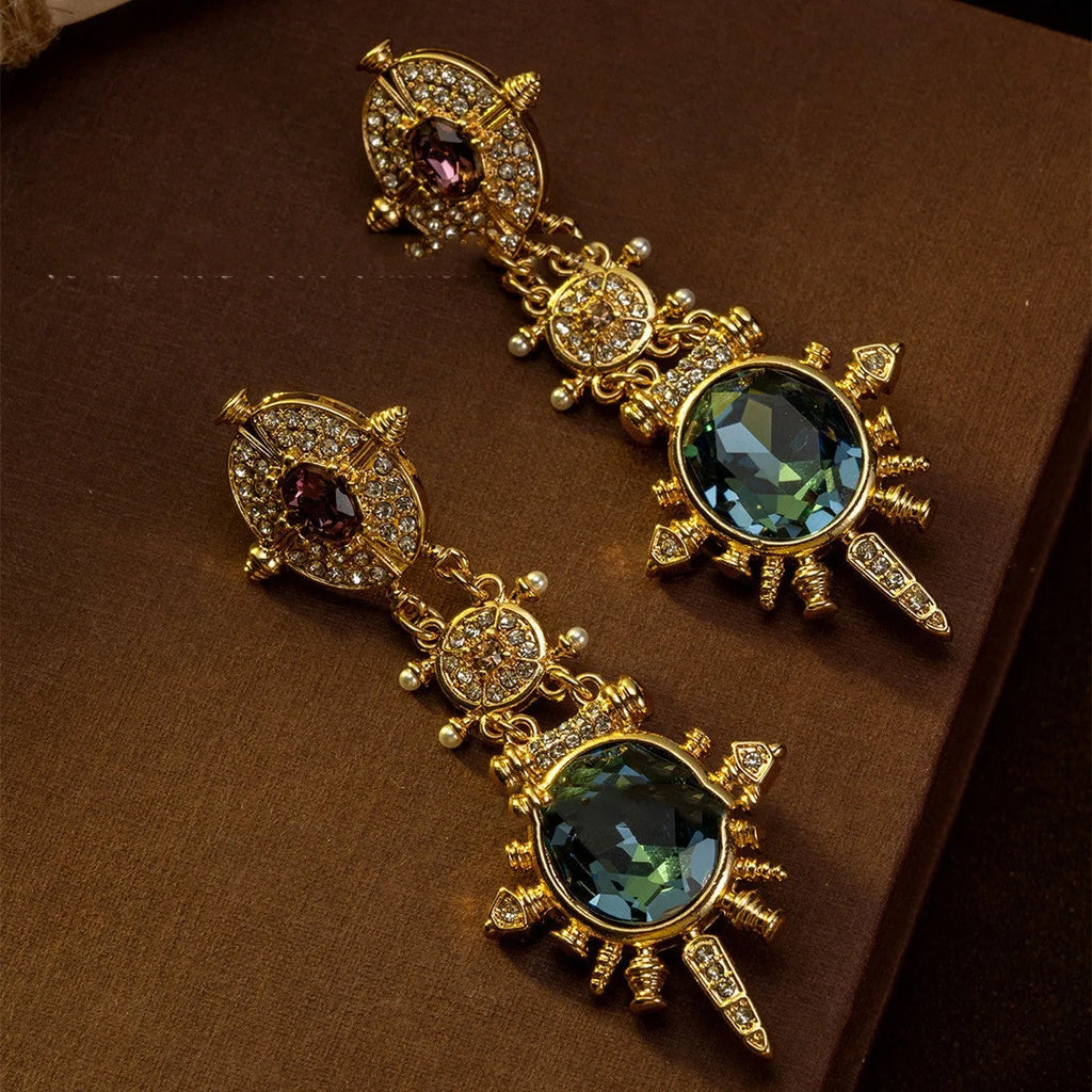 Gold geometric retro stud earrings with round shape and alloy material