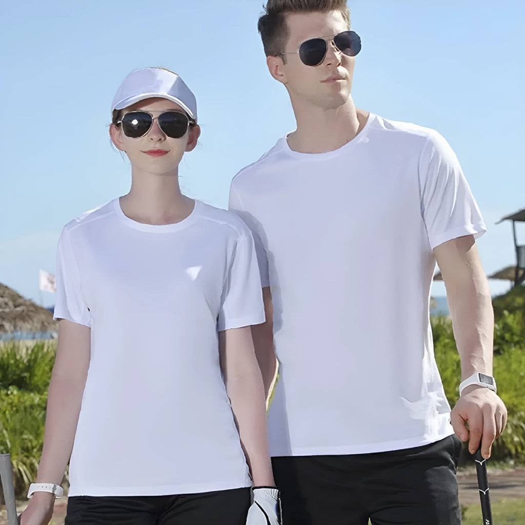 Men's loose round neck t-shirt in black and white, made from pure cotton.