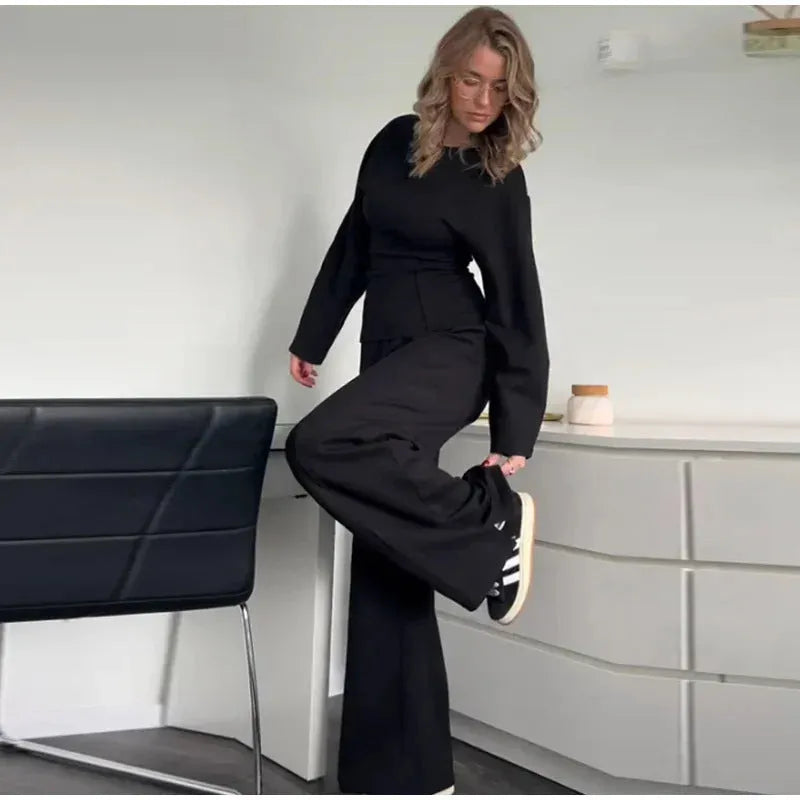 Women's long sleeve O-neck pleated top and wide leg trousers suit set in polar fleece, non-ironing, with pocket details