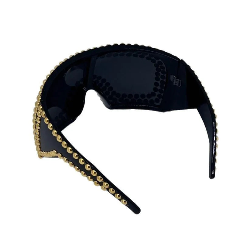 Men's punk sunglasses with large rim, square rivets, PC lenses, in silver or gold colour for sun protection
