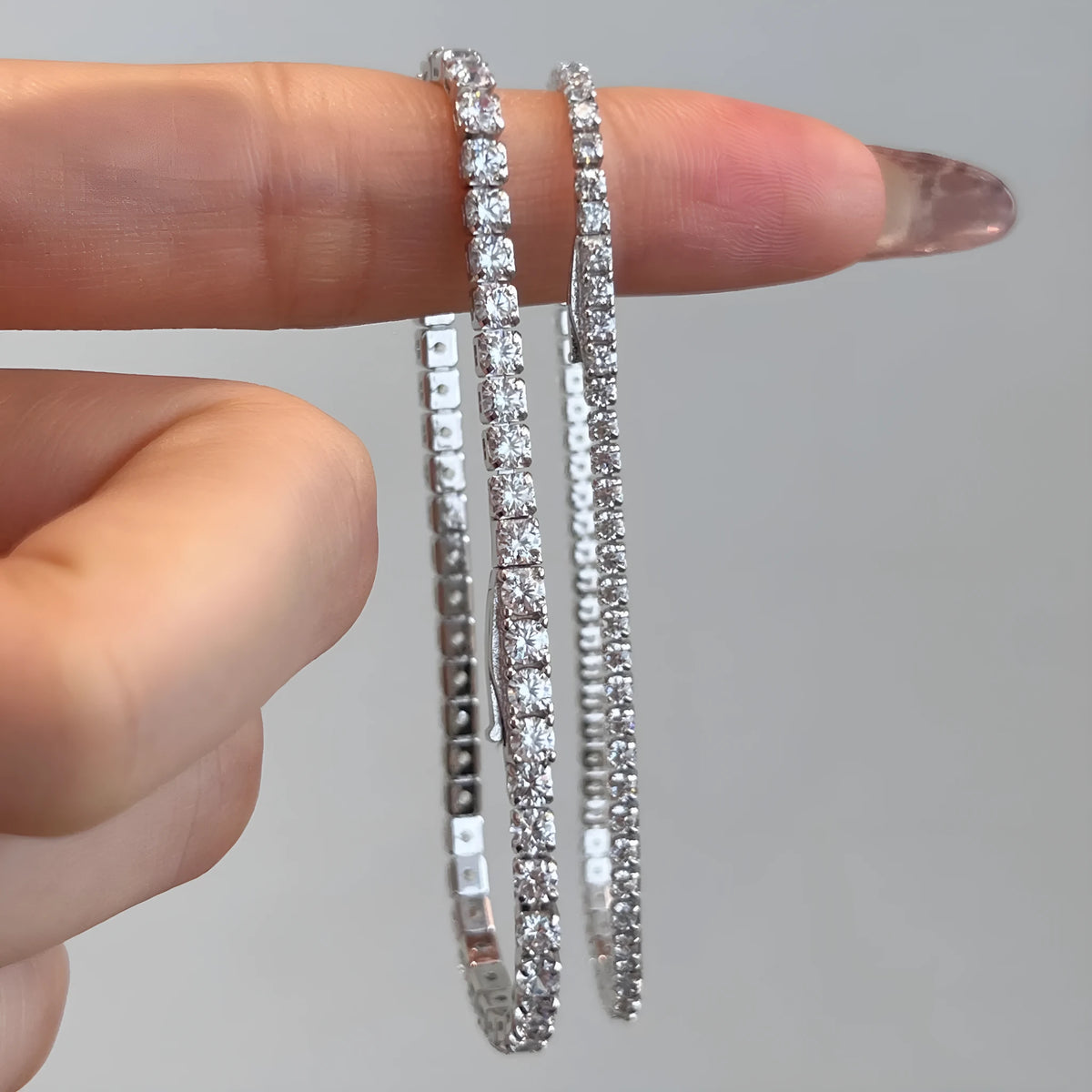 S925 sterling silver women's bracelet with inlaid zircon, geometric round design, 2.5mm or 3mm width.