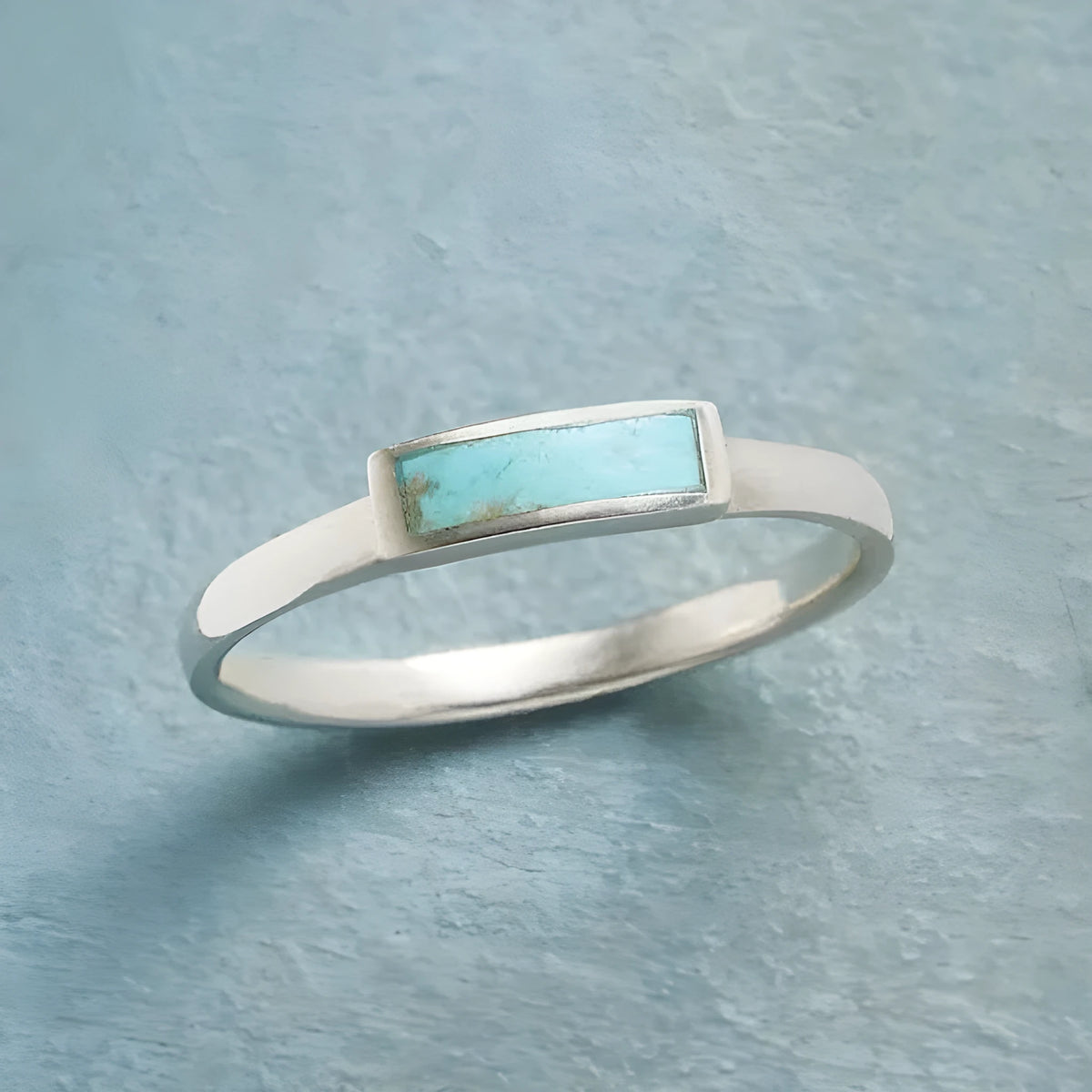 Silver geometric line ring for women, unisex alloy ring with electroplated finish, sizes 5 to 11