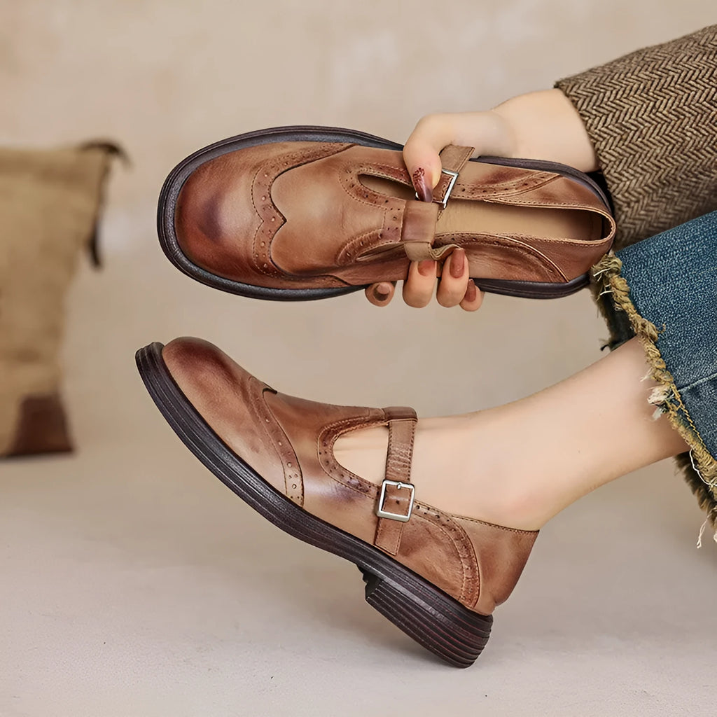 British style women's flat leather shoes with round toe in black and brown colour options