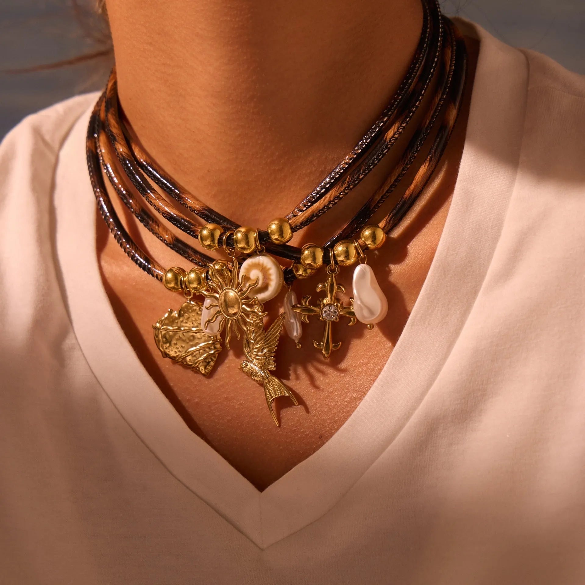 Geometric leopard pendant stainless steel necklace with gold plating on adjustable 41-50cm chain