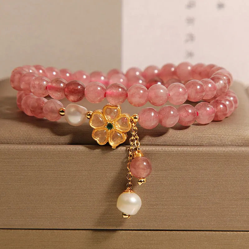 Women's double ring bracelet with strawberry quartz and four-leaf clover charm in Japanese-Korean style