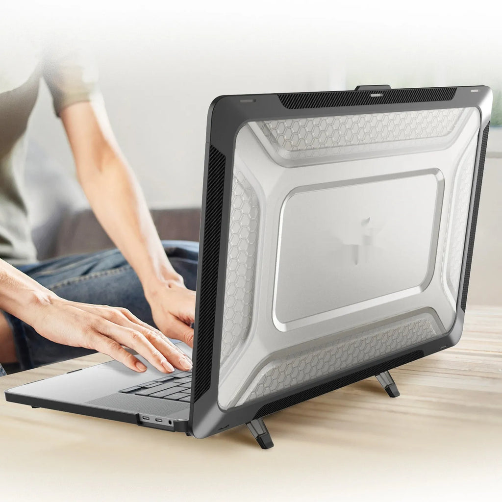 MacBook protective sleeve in cool black colour with EVA foam construction and microfibre lining