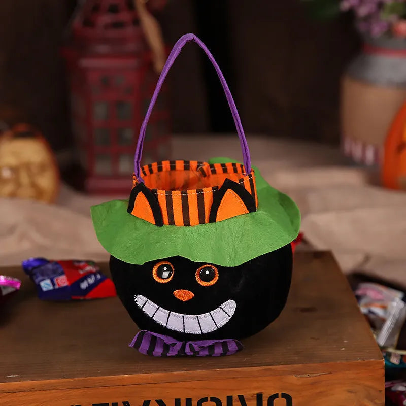 Halloween candy bag with pumpkin design, 16cm velvet trick-or-treat bag for children