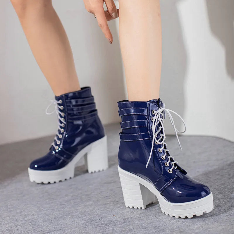 Women's thick-heeled short boots in black with 6-8cm heel and waterproof platform sole