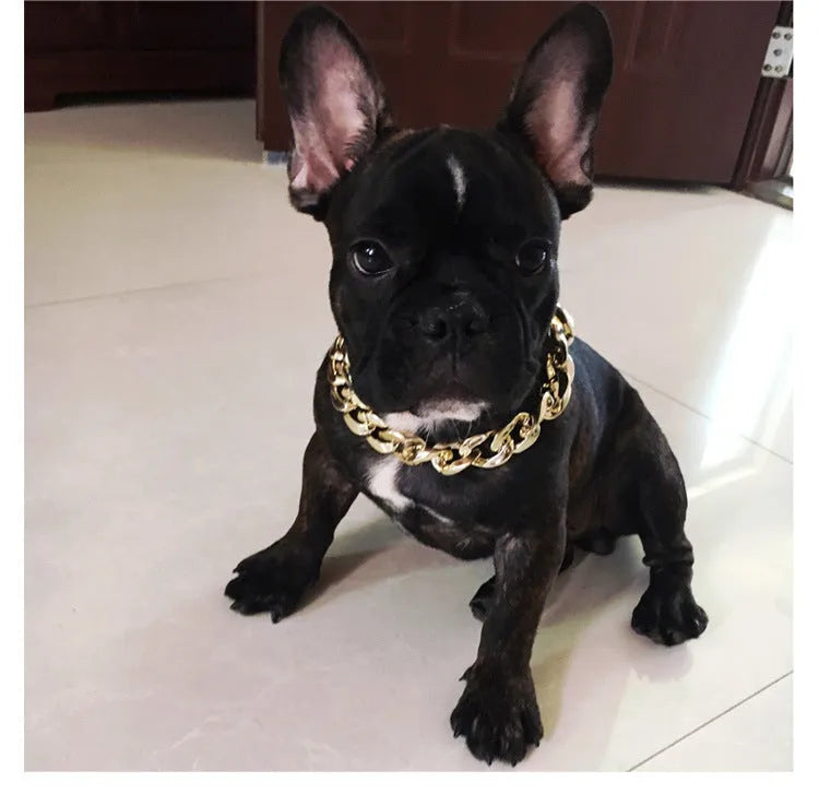 Geometric twisted chain dog collar adjustable from 21cm to 50cm circumference in plastic/resin construction