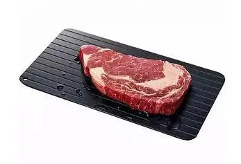 Black aluminium quick defrosting tray for thawing frozen food without electricity