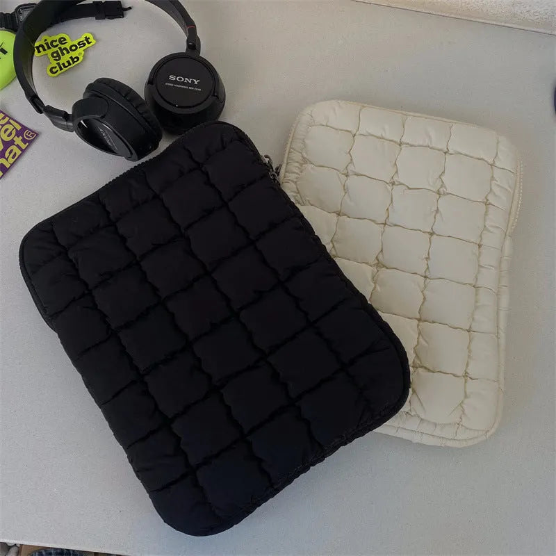 Black and white cloud cotton laptop storage bag showing nylon material and size options for 11 to 15.6 inch devices