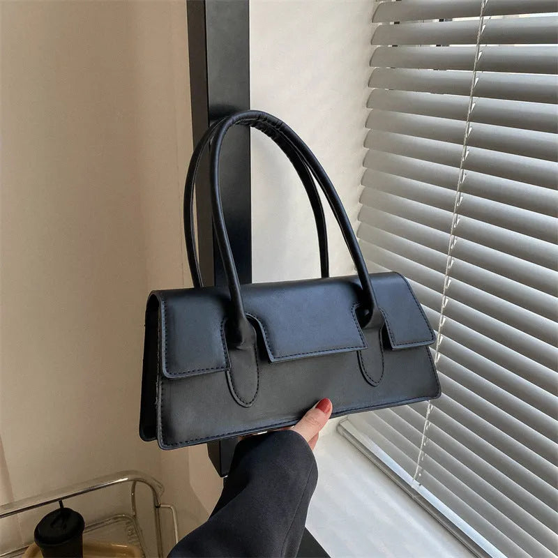 Women's retro square shoulder bag in PU leather with single strap and sandwich pocket exterior