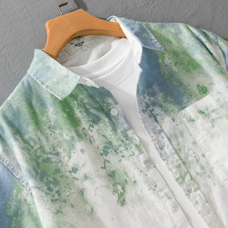 Man wearing a green hanging dyed pure cotton short-sleeved shirt with a loose cardigan fit.