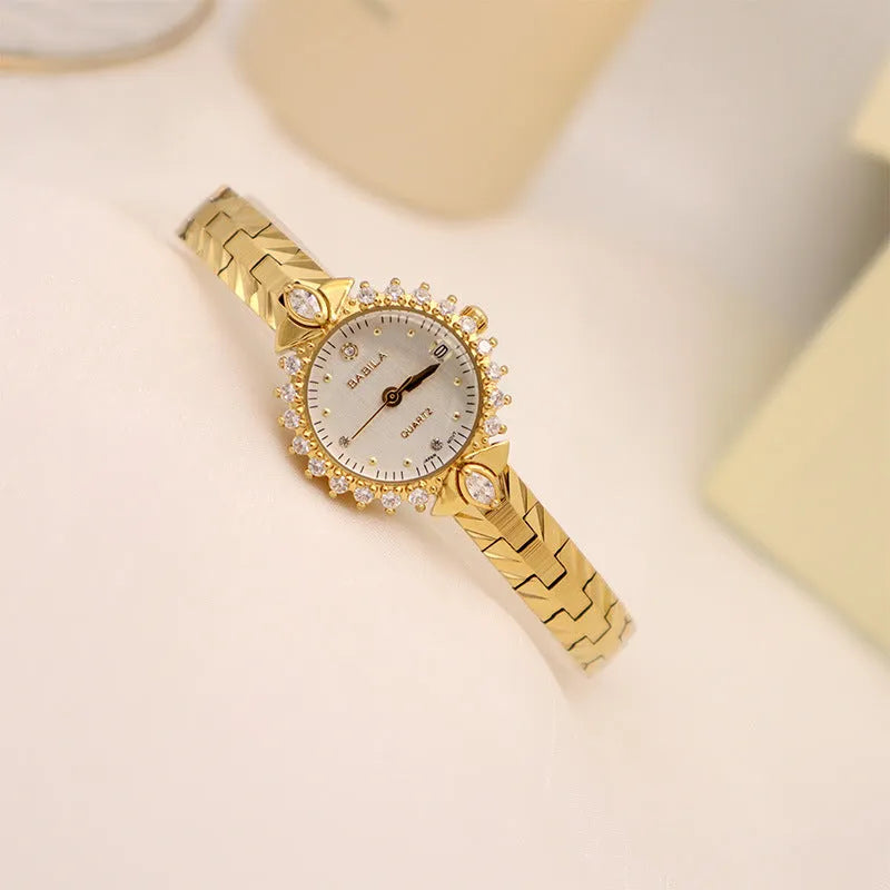 Women's vintage quartz watch with 5A diamond-embossed bracelet in gold finish