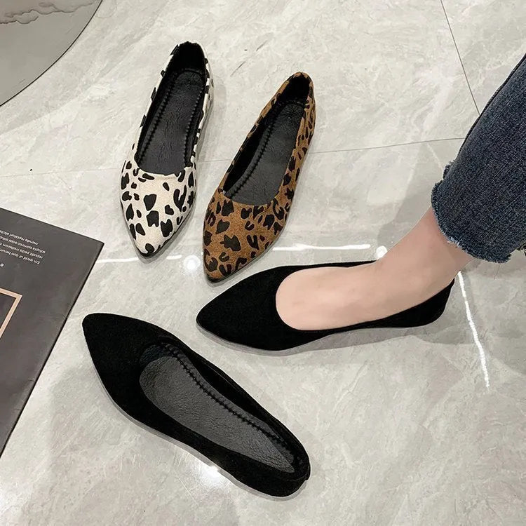 Women's leopard print flat pumps with pointed toe and low heel