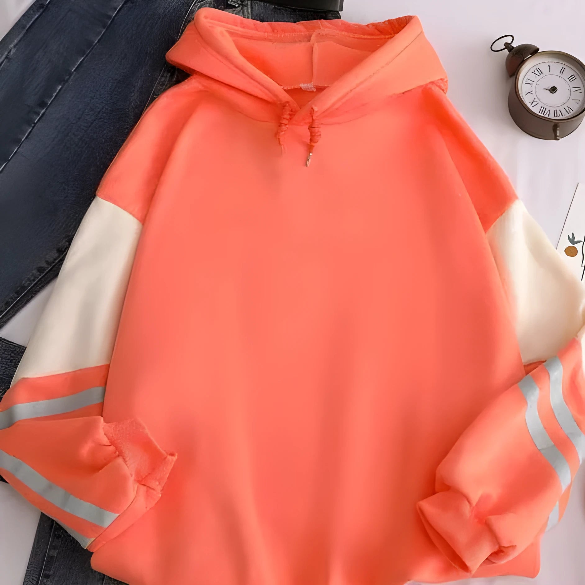 Loose fit fleece-lined hoodie with stitching details in two-tone black and white colour