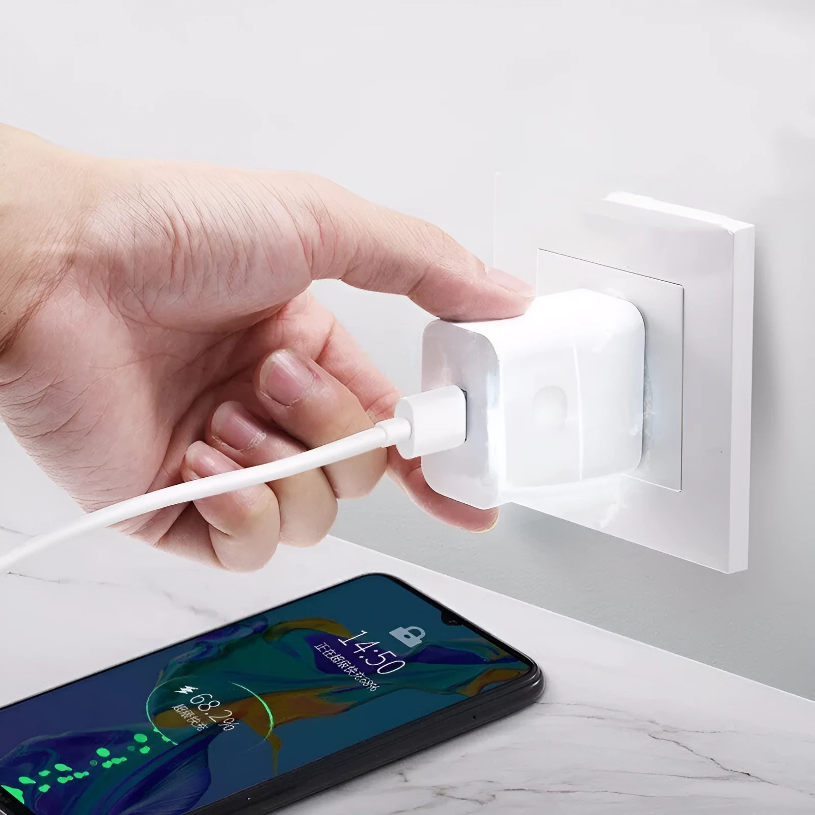 White 40W QC3.0 fast charger set with 5A charging cable for mobile phones