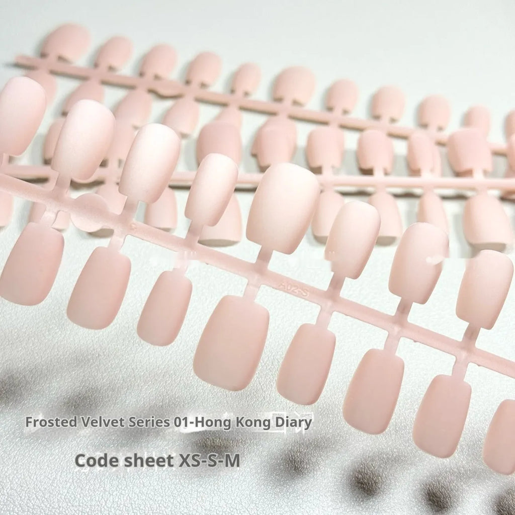 Frosted Velvet Cat's Eye 01 artificial nails showing electroplated finish and short ladder design in XS, S, M sizes