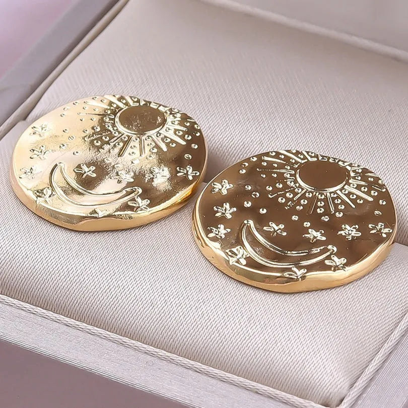 304 stainless steel geometric shell stud earrings with electroplated gold or silver finish