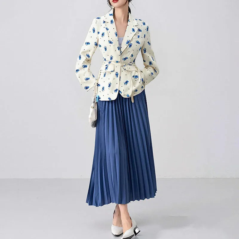 Collar lace-up waist-tight suit jacket in floral print on white background with long sleeves