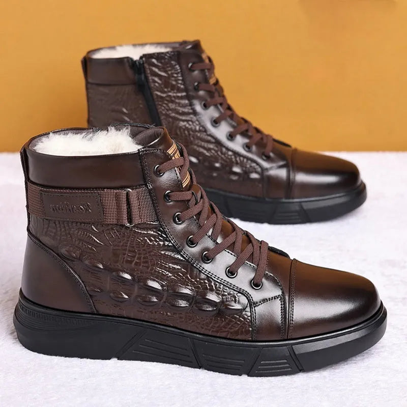 Fur-lined genuine leather snow boots with rubber sole and front lace-up in black or brown with velvet accents