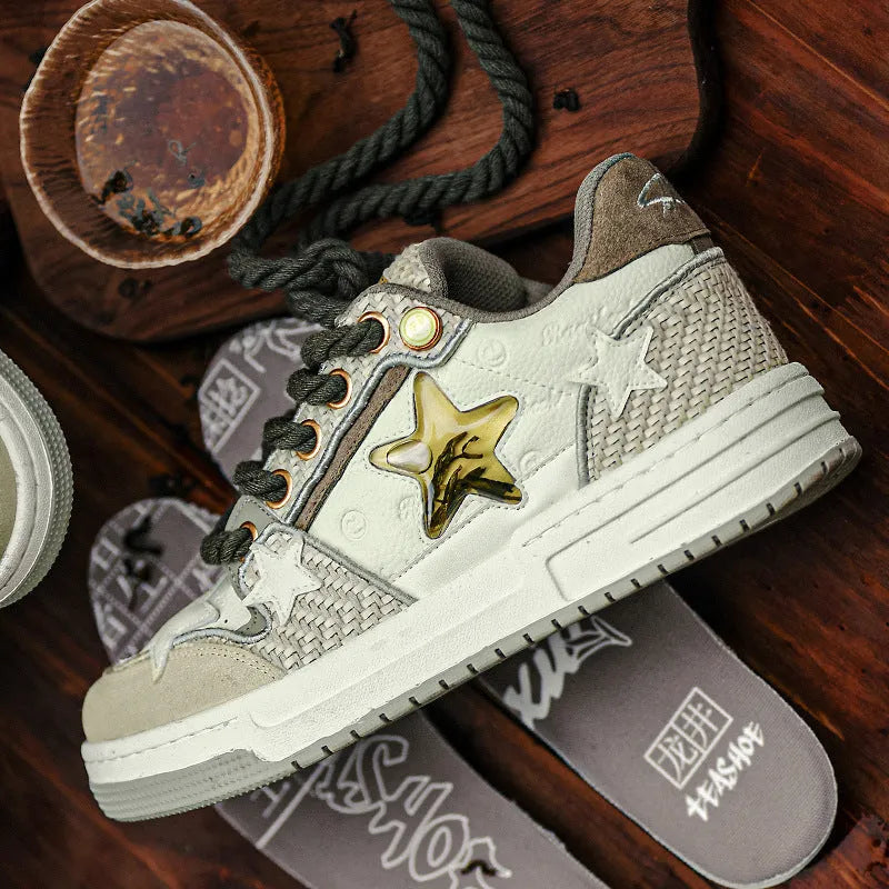 Low-top platform running shoes in cowhide leather, lace-up front, round toe, in a tea colour.