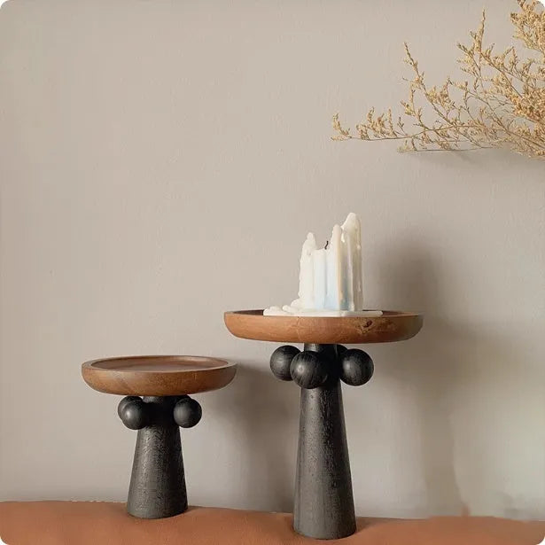 Round beech wood decor tray with 15cm legs holding candles on light wooden surface
