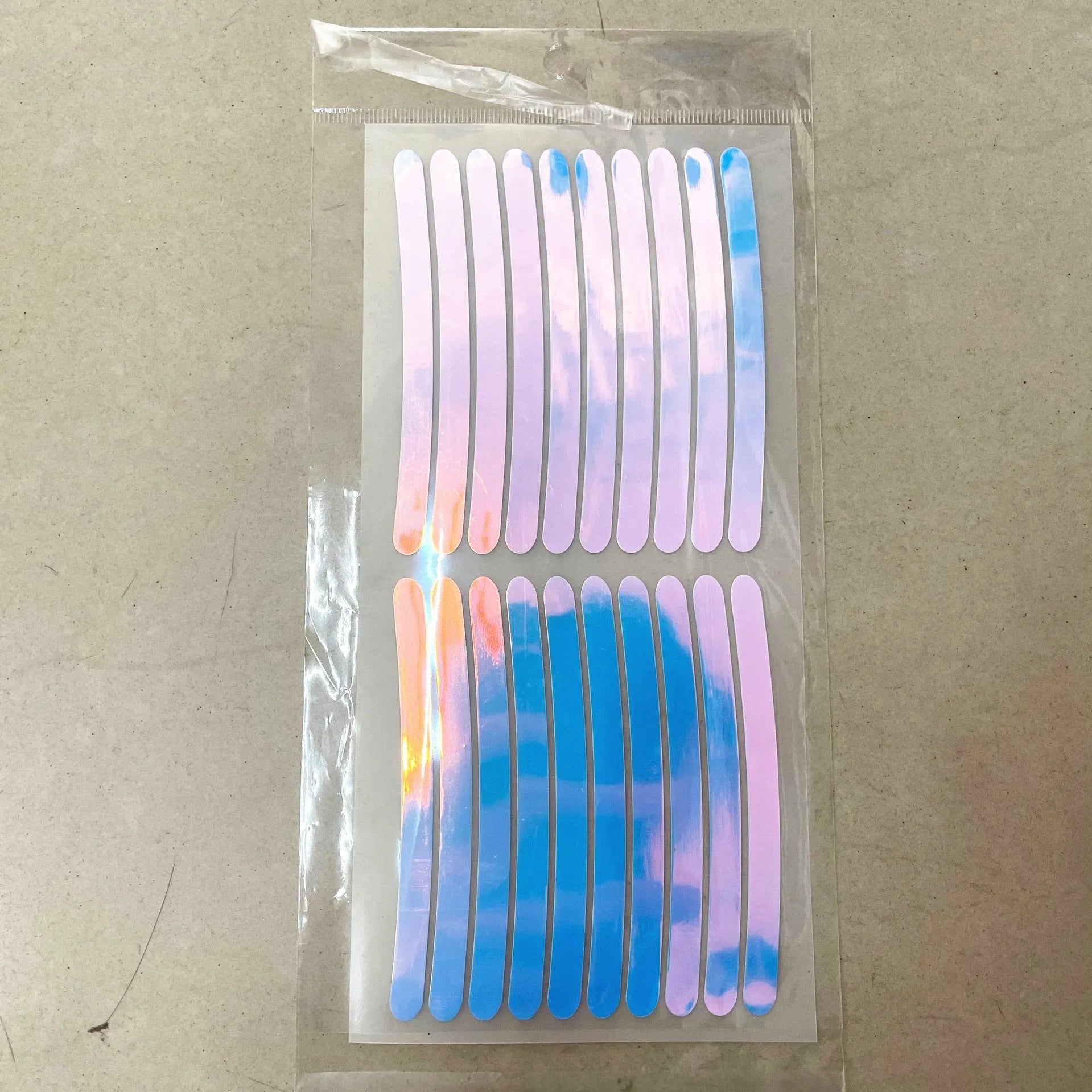 20-piece car wheel reflective stickers in arc shape with 11 colour options including fluorescent and luminous variants on wheel hub