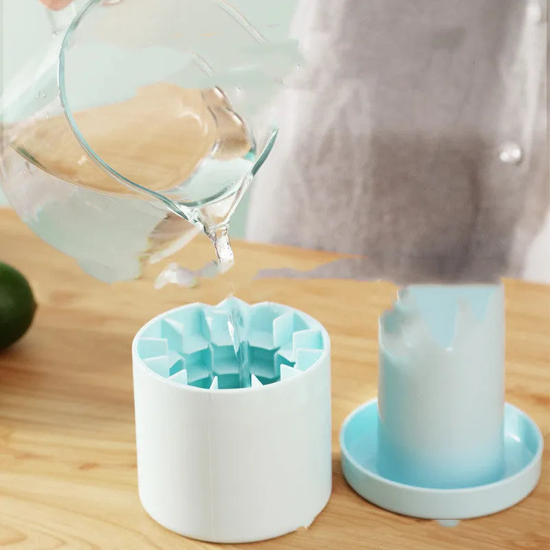 Blue-green portable 2-in-1 ice bucket and mould with lid showing 9 cm diameter and quick-freeze design