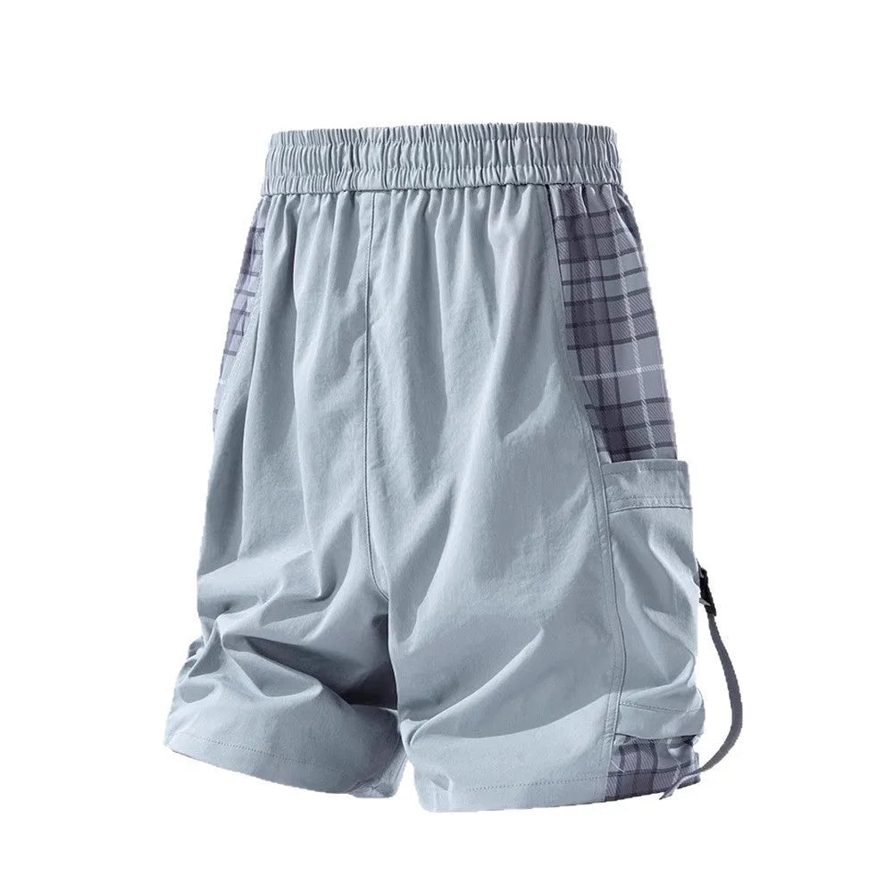 Men's plaid stitch cargo shorts in loose fit design with micro-elastic polyester fabric