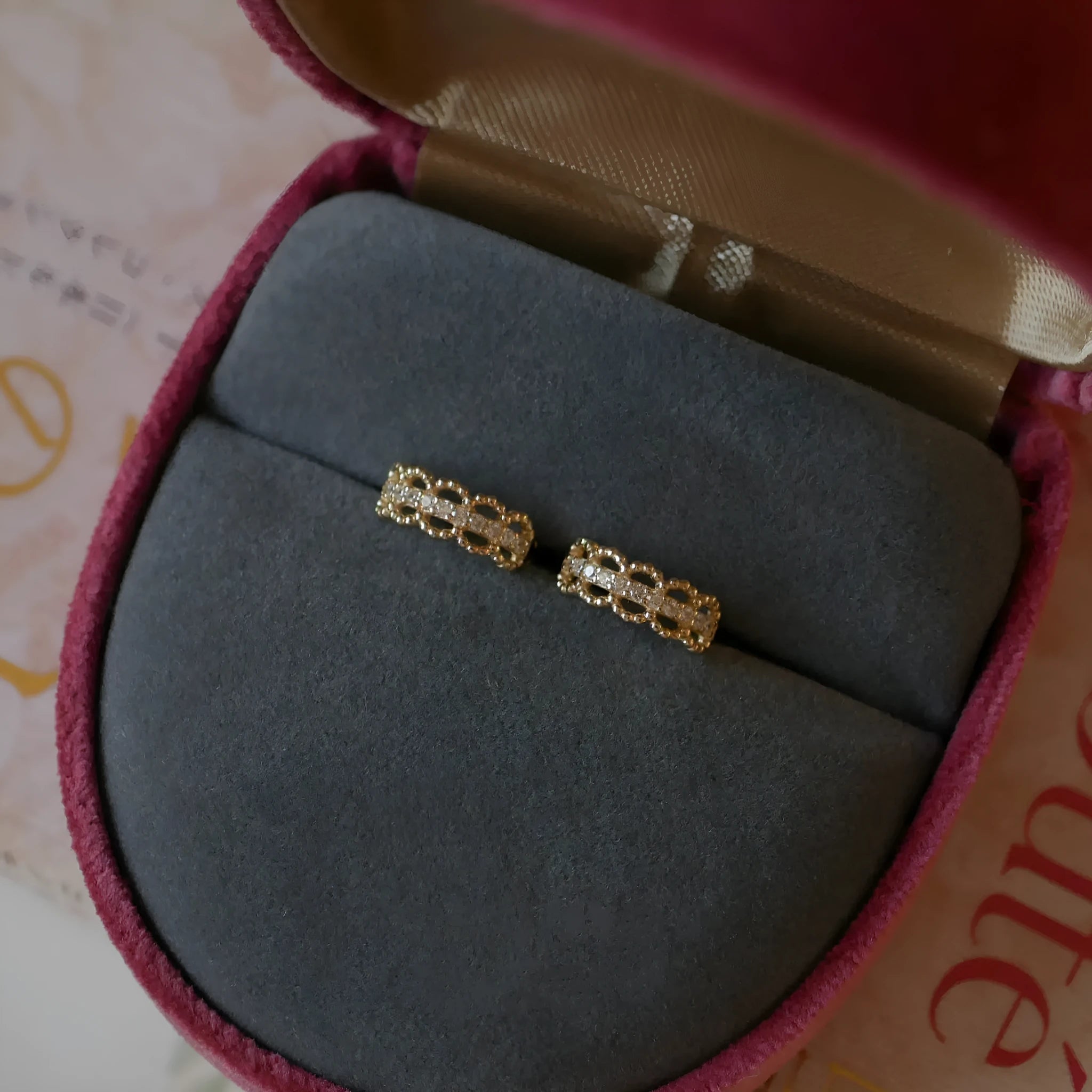 Gold lace pattern clip earrings in 925 silver with bone stud shape