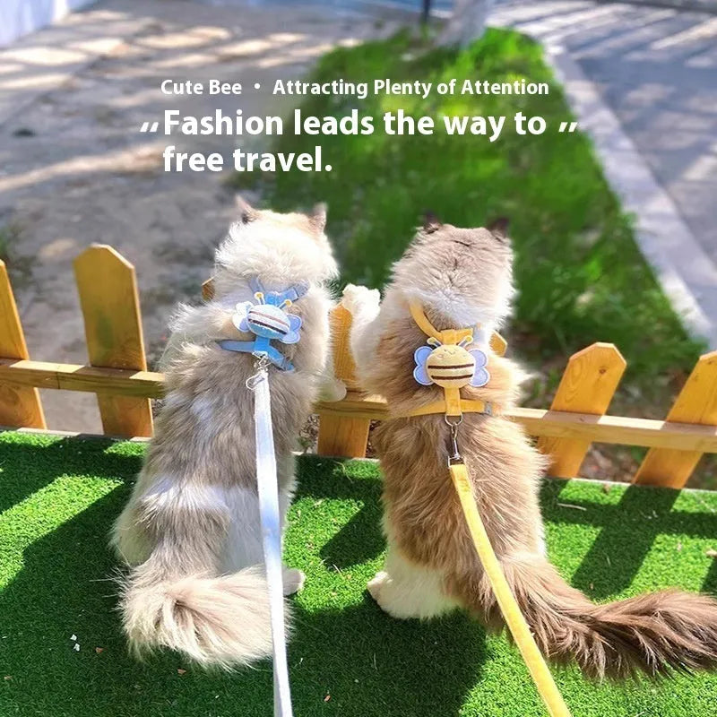 Adjustable bee-shaped cat lead with extendable rope in blue, pink, or yellow colours