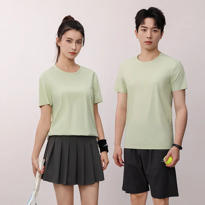 Ice silk quick-drying T-shirt in slim fit with short sleeves showing antibacterial and anti-UV properties