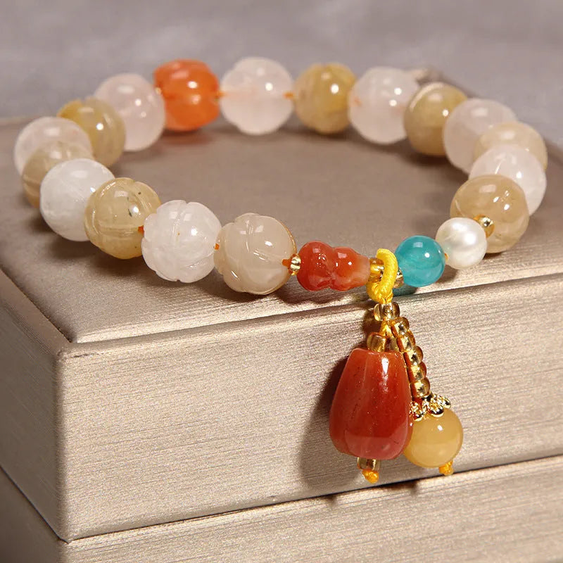 Yellow agate crystal bracelet for women with adjustable 18-22cm length in khaki colour and gold silk