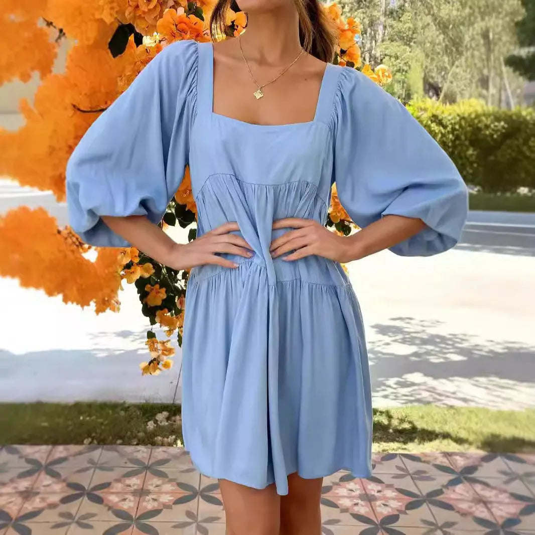 Children's backless dress with square collar and puff sleeves in A-line cut, loose waist design