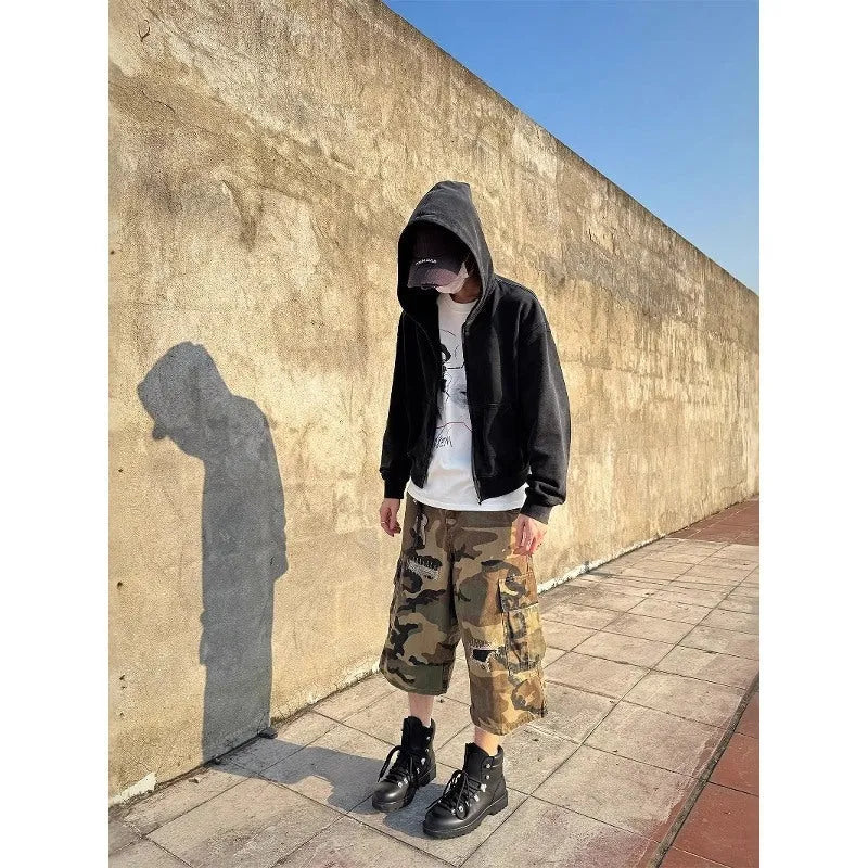 Men's camouflage cropped jeans with straight-leg cut and loose fit in thin cotton fabric