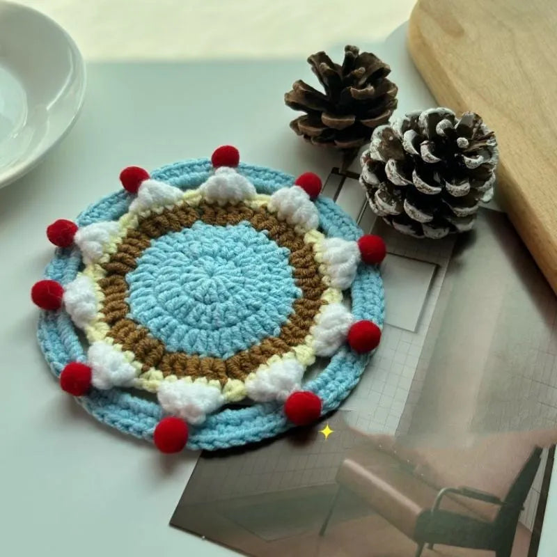 Knitted wool coaster bag with 9cm diameter for drink protection