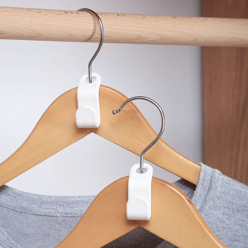 Plastic stack hanger connector hook, 6*2cm, PP, for wardrobe space saving and clothes organisation