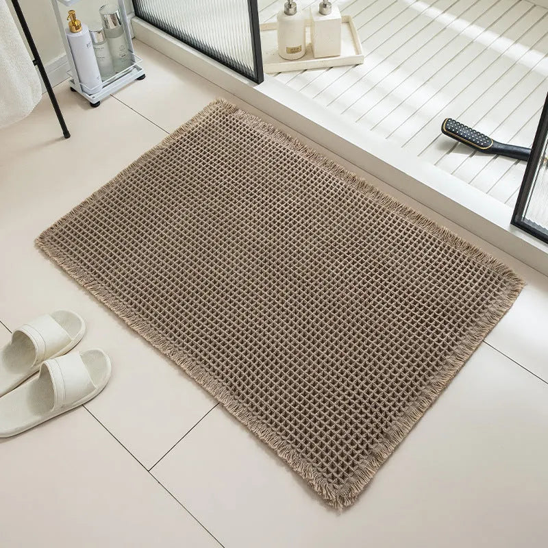 Square checkered pattern bathroom carpet with non-slip backing in beige colour, 61x92cm size