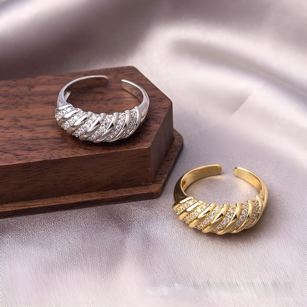Adjustable open ring in gold or silver electroplated copper with zircon ornament and retro heavy industry U-shaped band