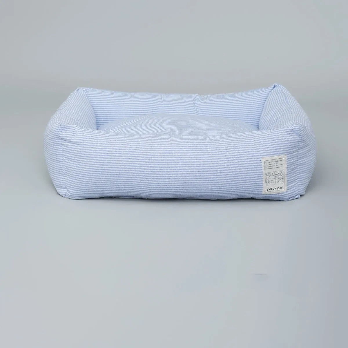 Foldable cat nest in white and blue striped cloth, free size, for cats.