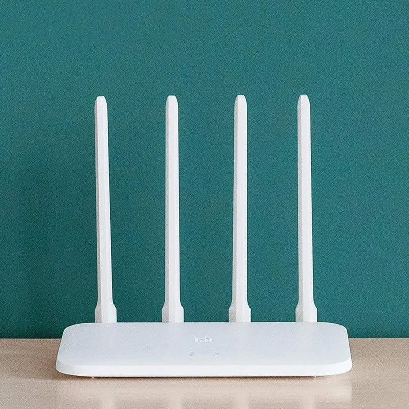 White 4C wireless router with four omnidirectional high gain antennas, 300 Mbps, app control