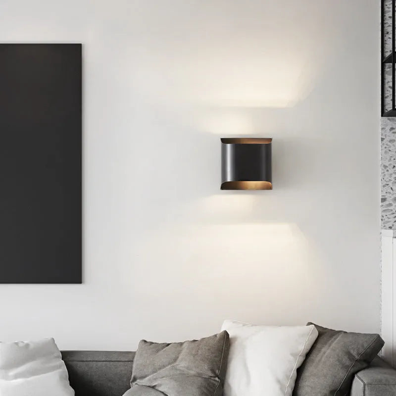 Minimalist copper wall lamp in black gold or natural copper finish for bedroom bedside lighting