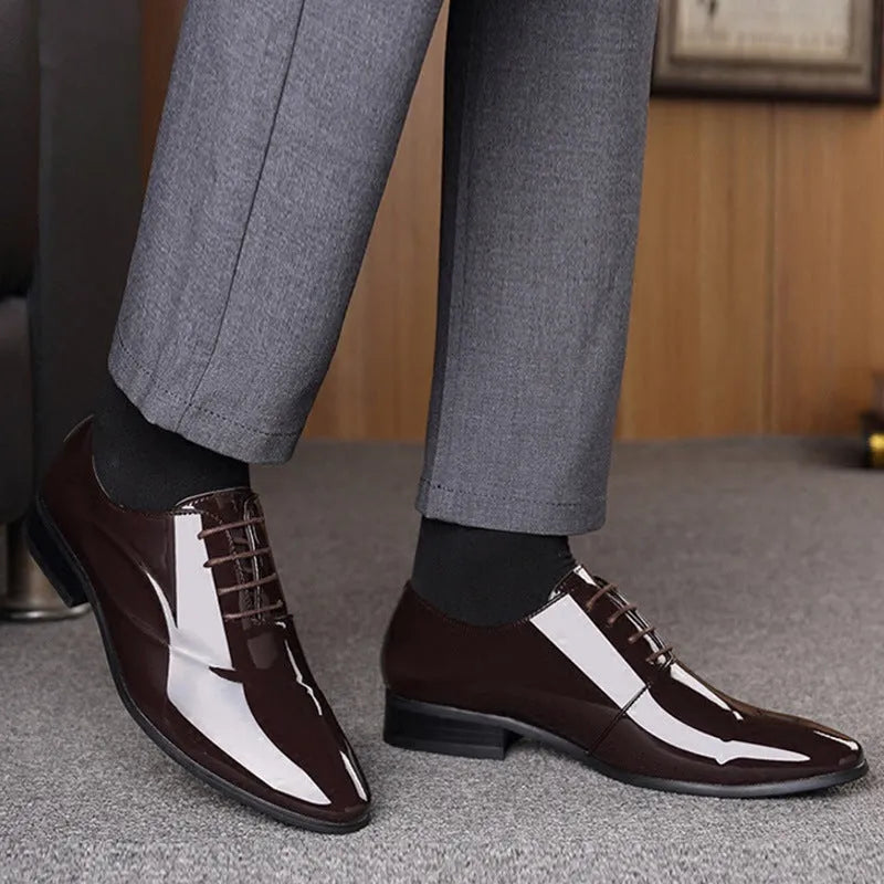 Men's black and brown business formal shoes with tip toe bracket design and artificial PU upper material