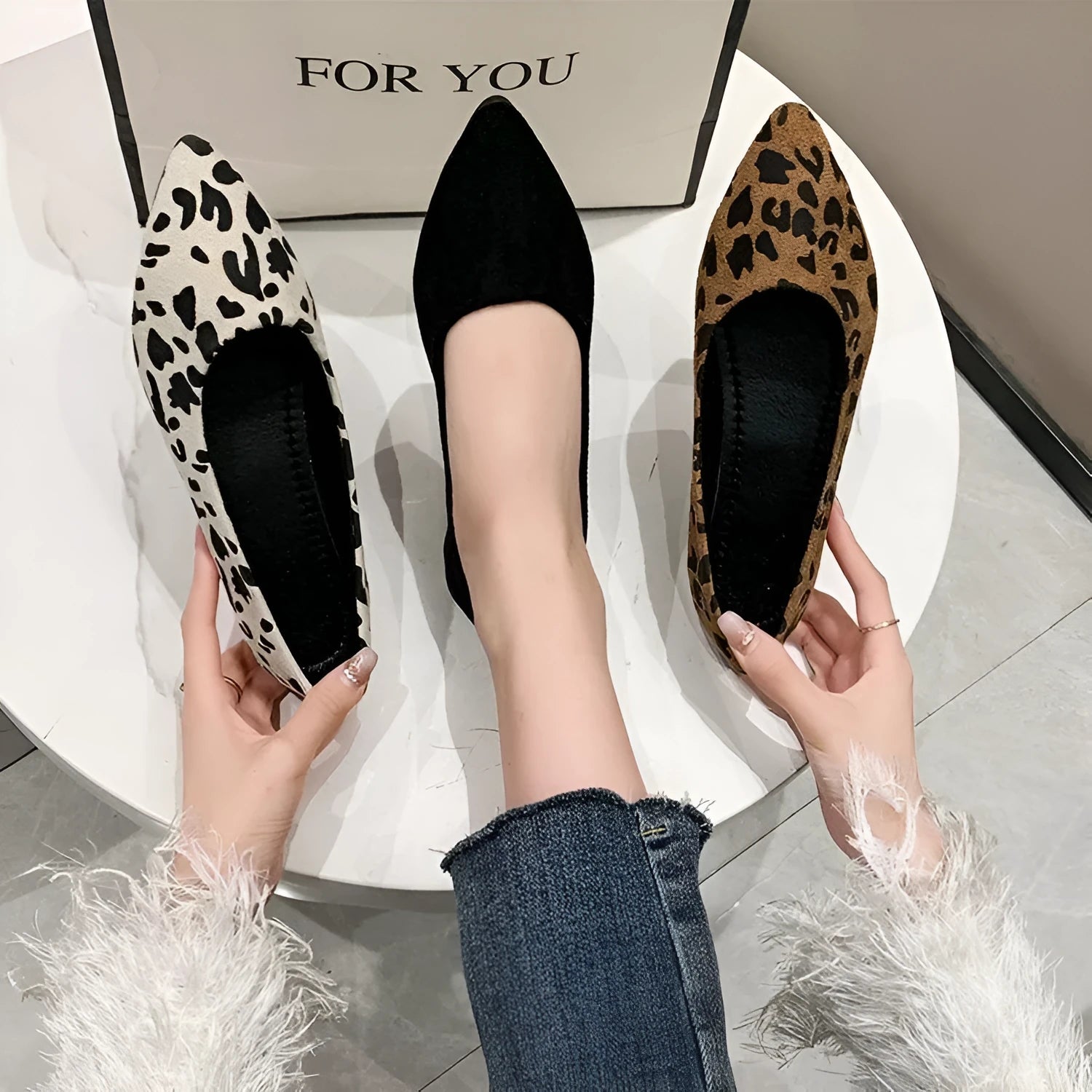 Women's leopard print flat pumps with pointed toe and low heel