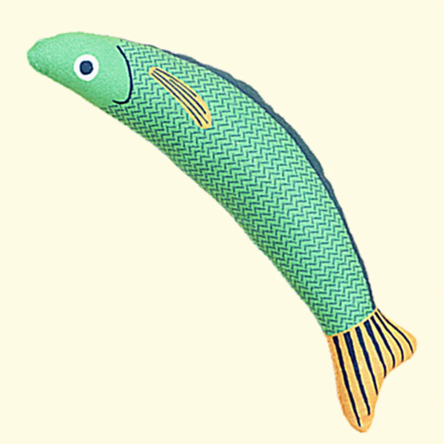 Green catnip-filled saury fish cat toy with crinkle sound, measuring 24 cm for indoor feline exercise