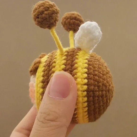 Handmade crocheted bee colony toy accessories for wool dolls with plush material