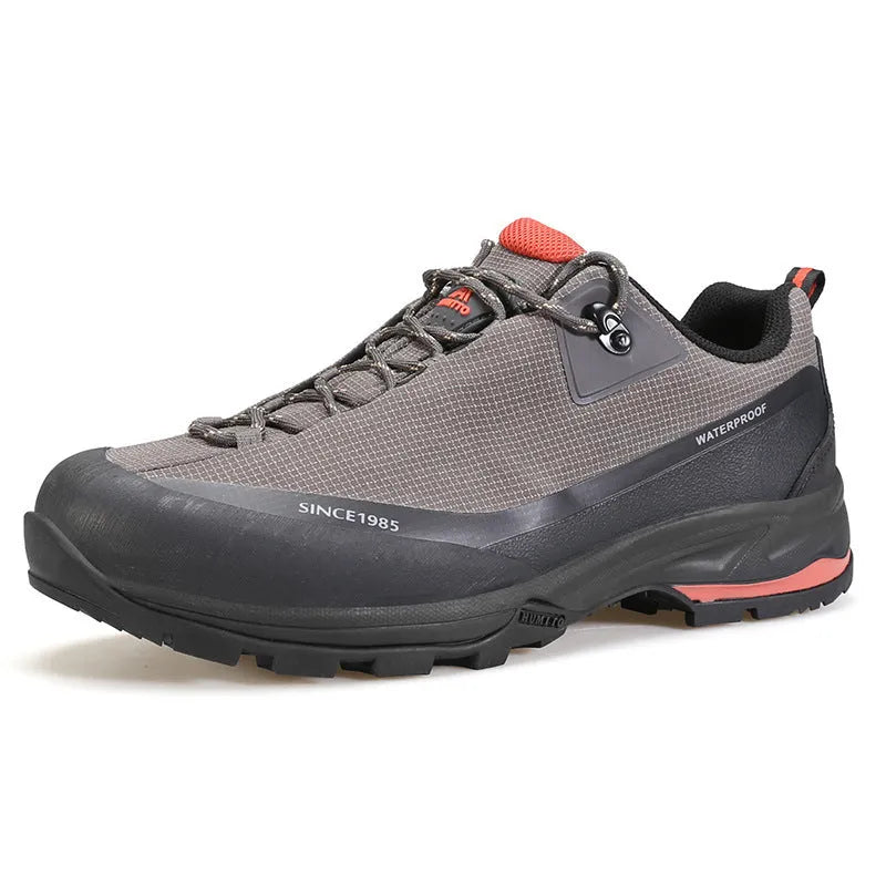 Low-top mountain climbing shoes in leather mesh with non-slip rubber outsole, available in multiple colours and sizes 36-46